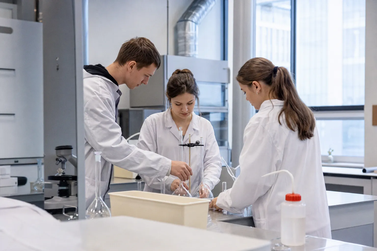 Реформирование профессионального образования: обучение в соответствии с потребностями общества.